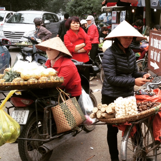 Notes From Hanoi: Post-Tet Bling, Wise Men and Orion Pies For the Gods